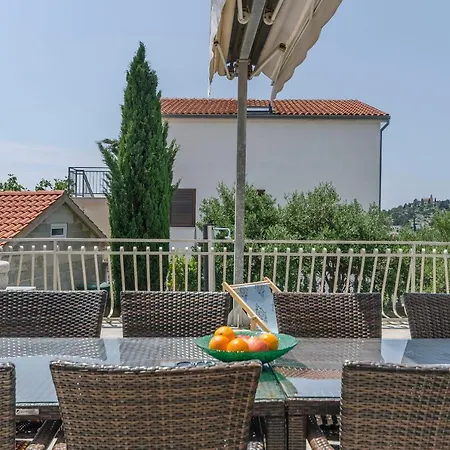 Blumen Garten Familie Apartman