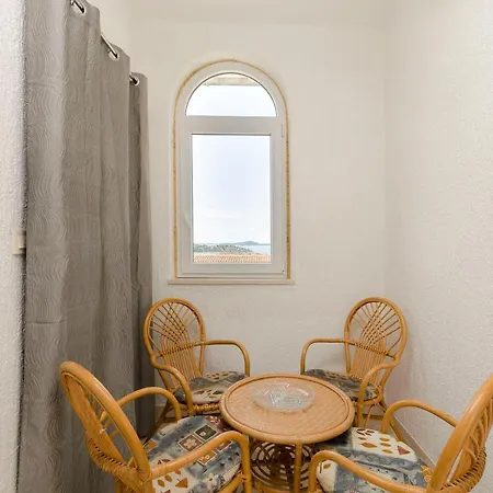 Blumen Garten Familie Apartman Tribalj