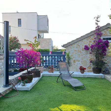 Apartman Blumen Garten Familie Tribalj